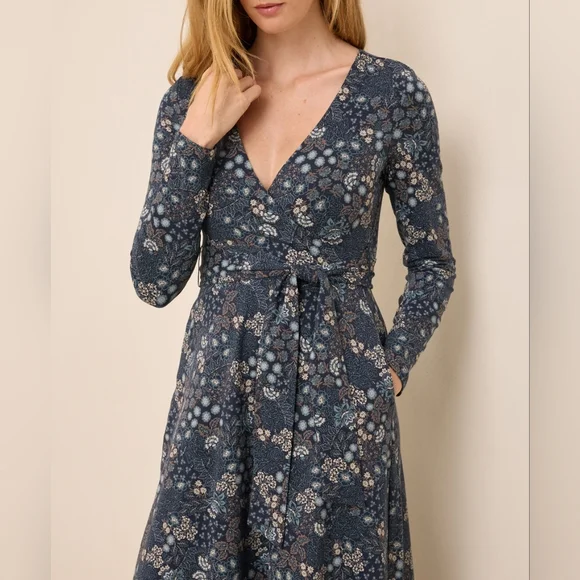 NWOT Pact Organic Fit & Flare Wrap Dress in Mountain Meadow Midnight Blue size M - Picture 3 of 5